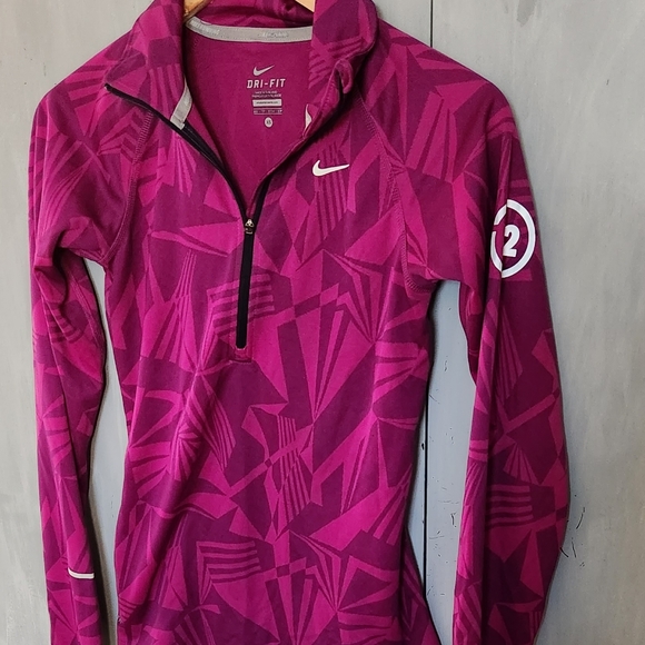 NIKE DRY FIT XS SOFT JACKET. - Picture 9 of 9